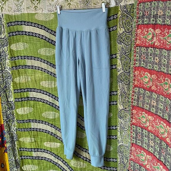 Athleta Sage Green Salutation Rib Jogger Size Small - Picture 3 of 16